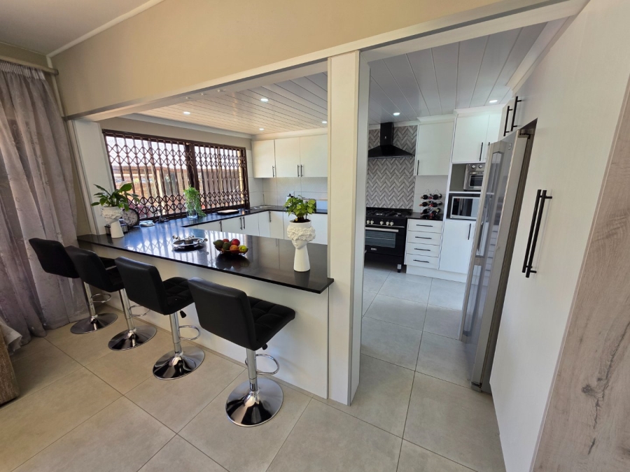 6 Bedroom Property for Sale in Dan Pienaar Free State